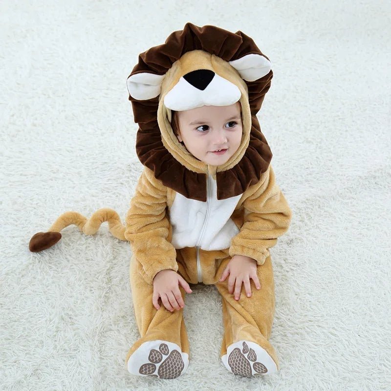 Une barboteuse bébé garçon de lion confortable