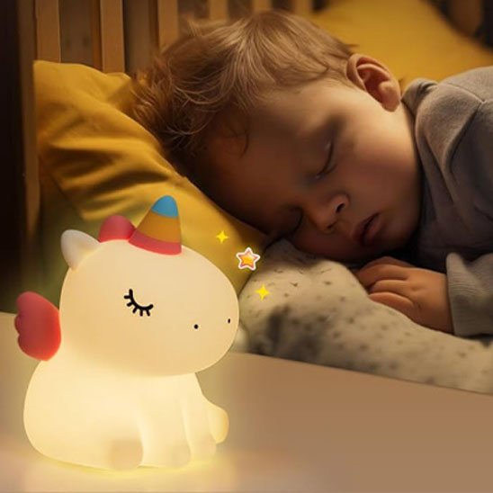 Licorne Veilleuse bébé avec Garcon qui dort
