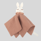 Doudou Bébé Garçon Compagnon Confiance - Peluche Sûre
Doudou-bébé-garçon-lapin- brun