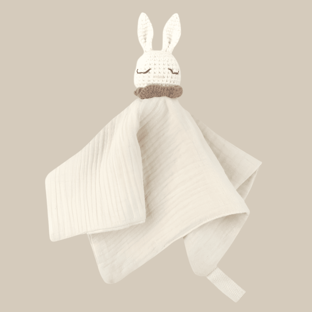Doudou Bébé Garçon Compagnon Confiance - Peluche Sûre
Doudou-bébé-garçon-beige