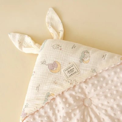 Cocon Bébé Oreilles Lapin - Sensation Maternelle
COCON BEBE avec.oreilles 