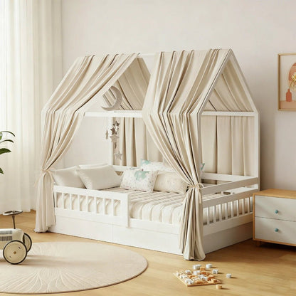 Ciel de Lit Bébé Garçon decors avec mobile de lit pour bebe et jouets au sol