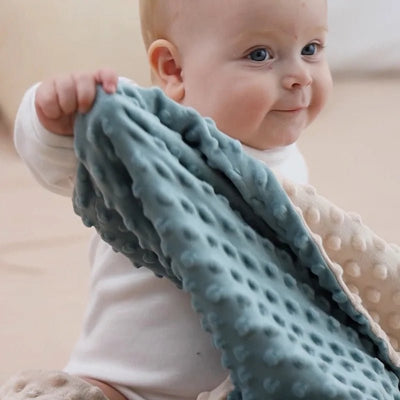 Une couverture douce bebe joyeux