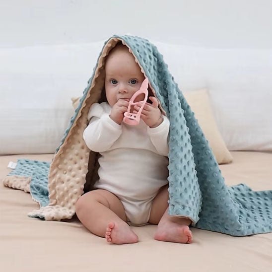 Une couverture douce bebe bleue 