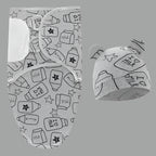 Un couverture emmaillotage bébé grise 