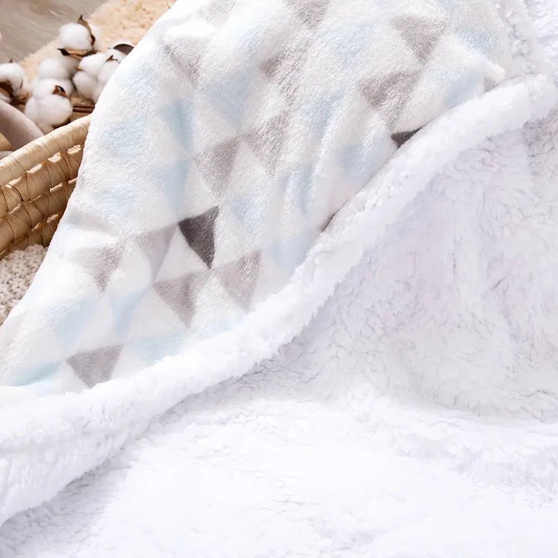 Couverture Bébé Lune de Coton - Douceur & Confort Une couverture douce bébé bleue pâle 