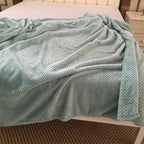 Couverture Bébé Nuage Tendresse - Confort Ultime
couverture chaude et douce bleue gris