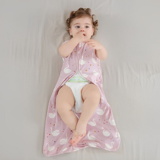 Gigoteuse bébé fille Petite fille en gigoteuse rose