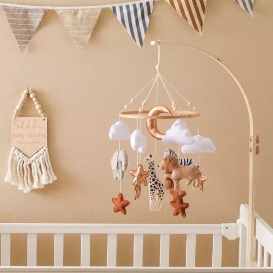 Mobile bebe bois chambre et couchette bebe
