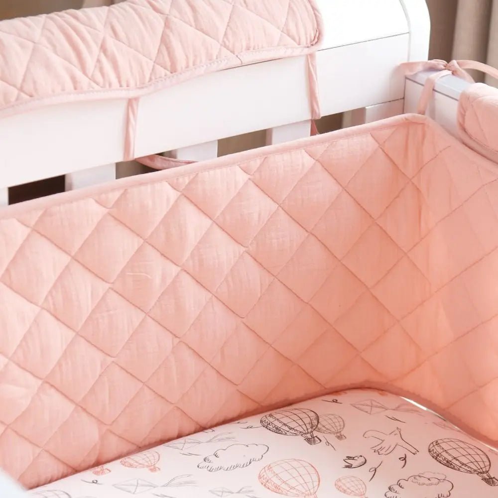 Tour de lit bébé respirant rose avec contour