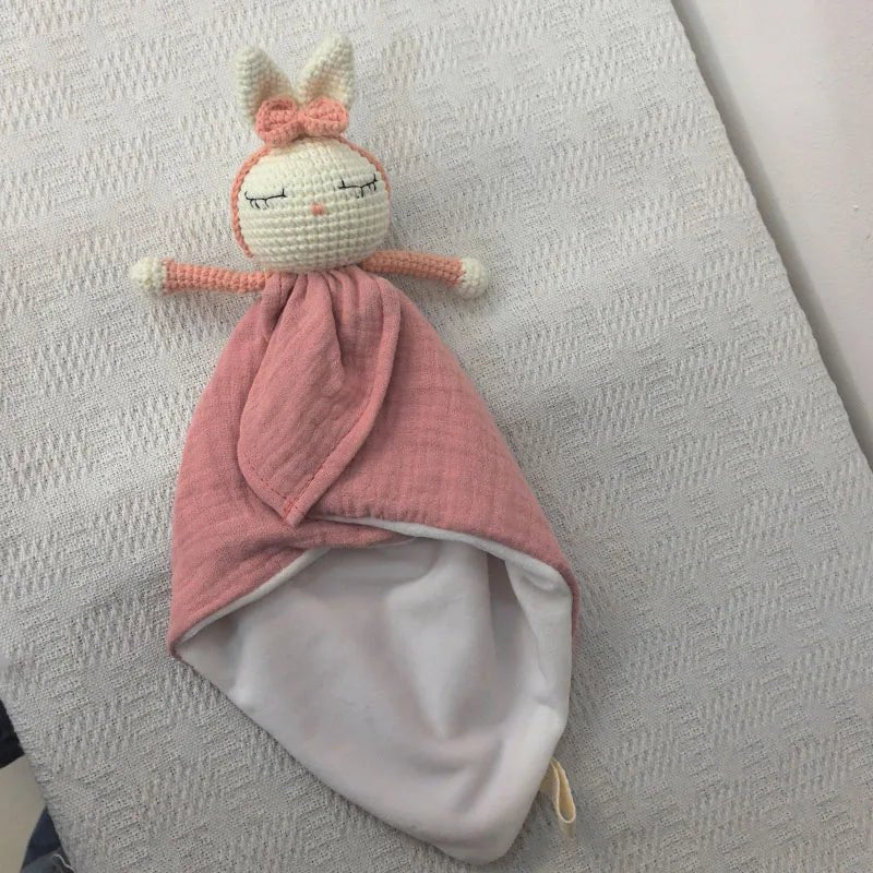 Doudou Bébé Fille Câlin Apaisant - Peluche Enveloppante
Doudou-Bébé-Fille-lapin-oreilles
