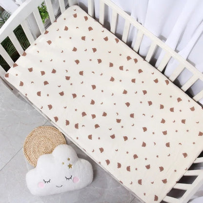 tour de lit ourson avec nuages