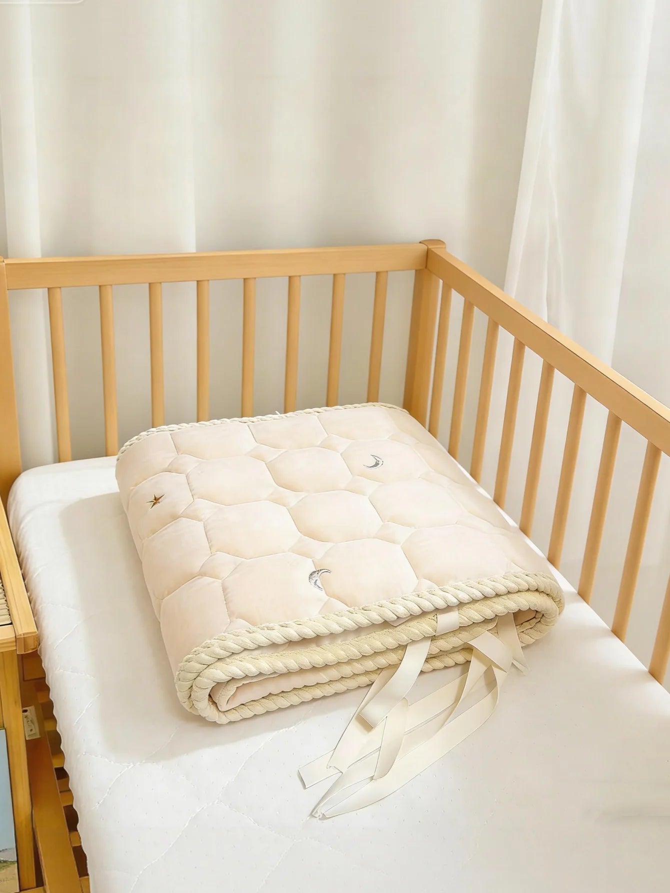 Tour de Lit Complet Bébé sur la couchette plier