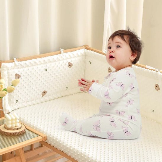 Tour de Lit Bébé Ourson Douceur - Anticollision
Un réducteur de lit ourson