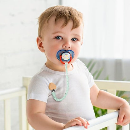 Attache Tetine en Bois garcon petit coeur