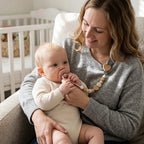  attache tetine en bois bebe scette rose 