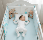 contour lit de bebe Bébé endormi avec oreiller - literie ourson et lapin turquoise