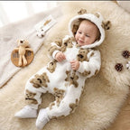 combinaison ourson bébé sur le dos 