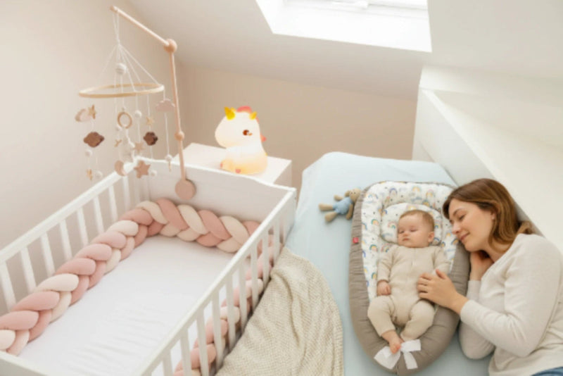 Bébé et maman bébé poupon 