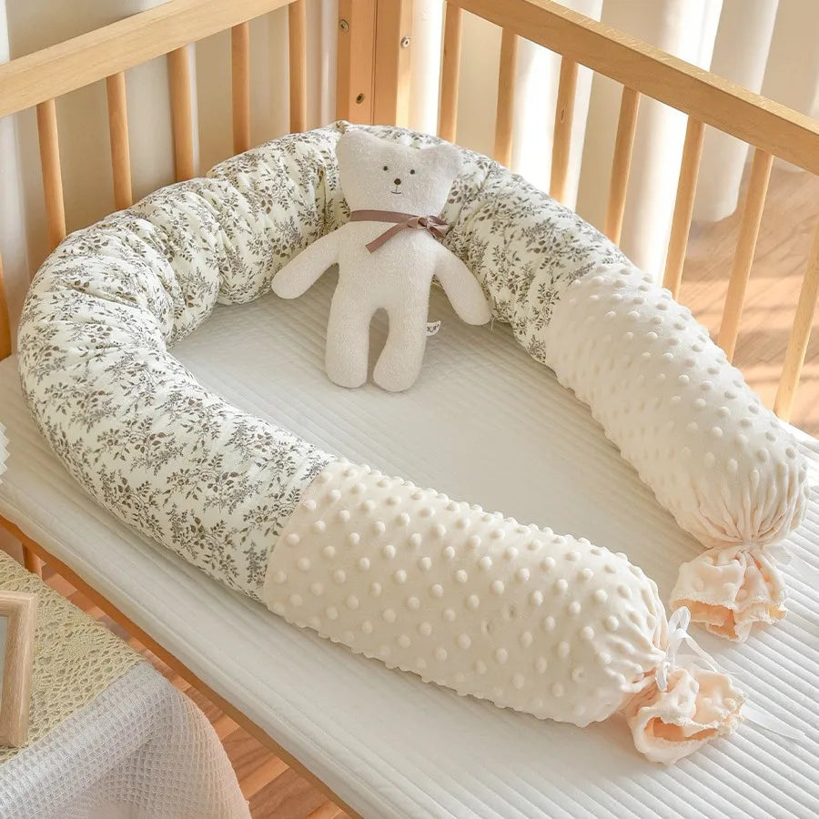 contour de lit de bébé fleur des champs