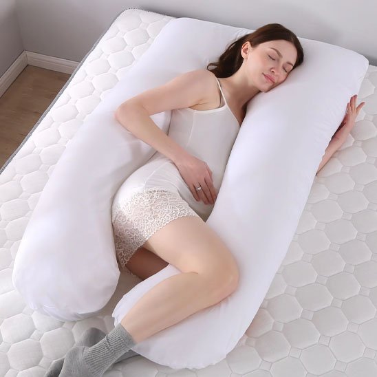 coussin de grossesse pour dormir
sur le ventre blanc