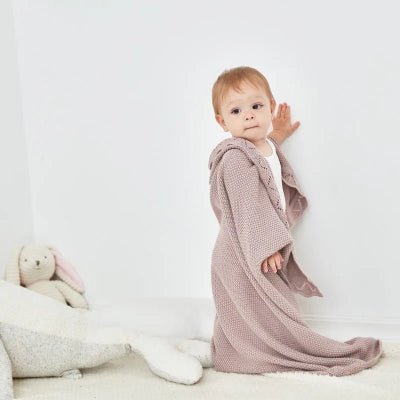 Couverture Coton Douceur Complicité - Bio 100%
couverture en coton bébé debout
