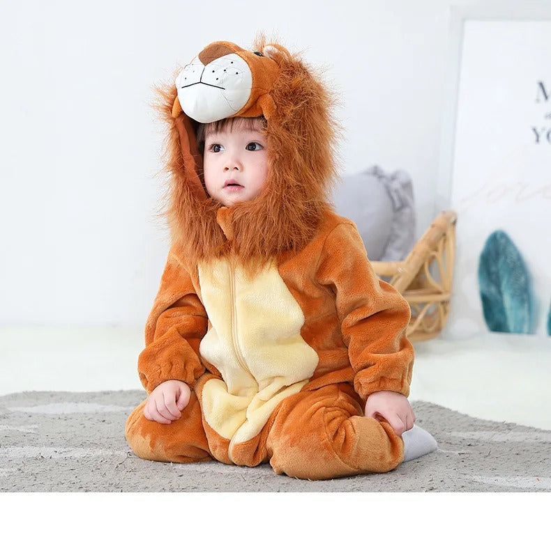 deguisement bebe Halloween de lion et bébé garcon joyeux