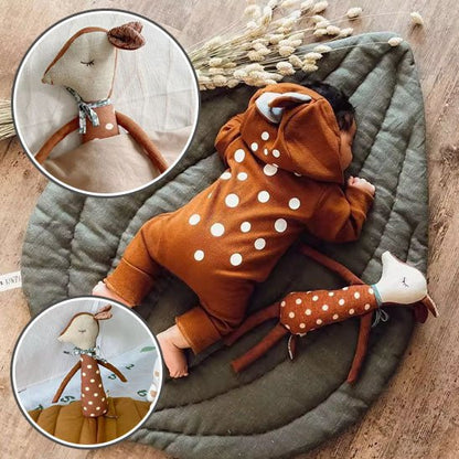 doudou bebe sommeil avec un cerf bruin 