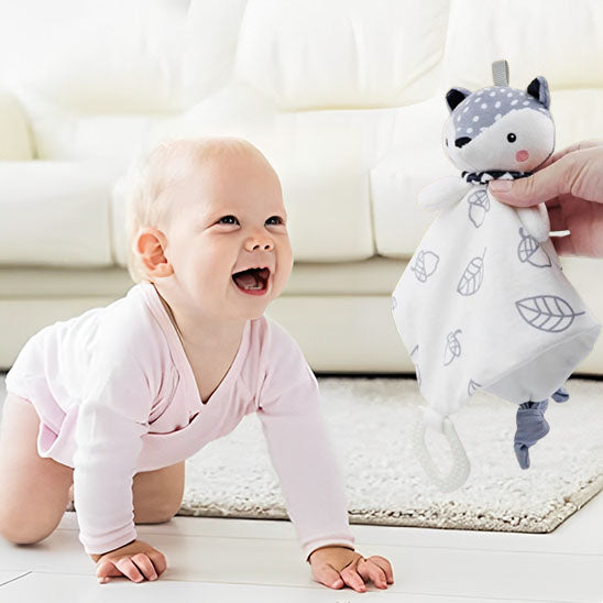 doudou pour bebe renard avec petite fille