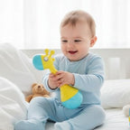 hochets bébé souriant