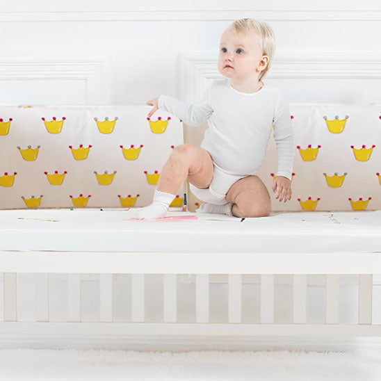 Réducteur de lit bébé blond