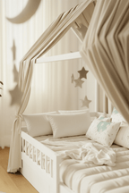 Ciel de Lit Bébé Garçon avec Lit maison vue intérieure