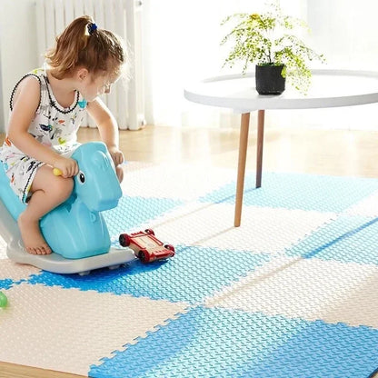 tapis d'éveil bébé fille sur son cheval