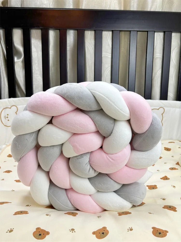 tour de lit bébé tressé gris blanc rose