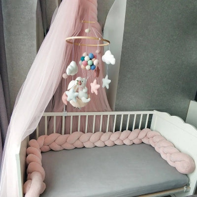 tresse.de lit  et ciel de lit rose