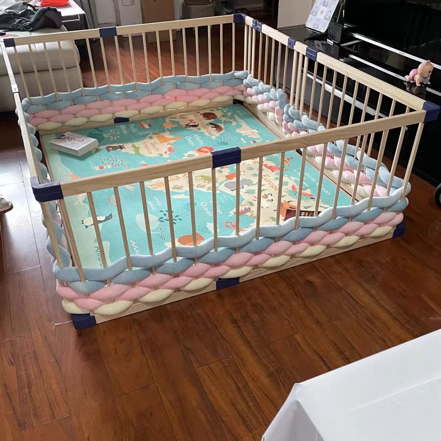 tresse bebe 
multicolore avec couchette tres belle