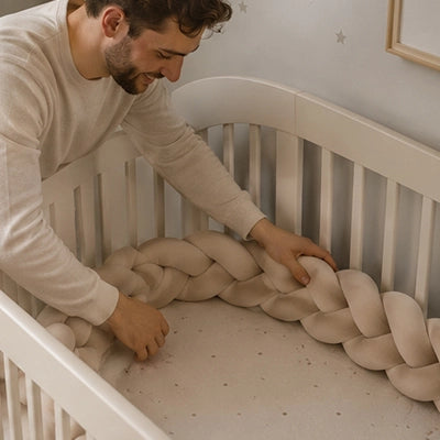 tresse de lit bébé
beige avec papa 