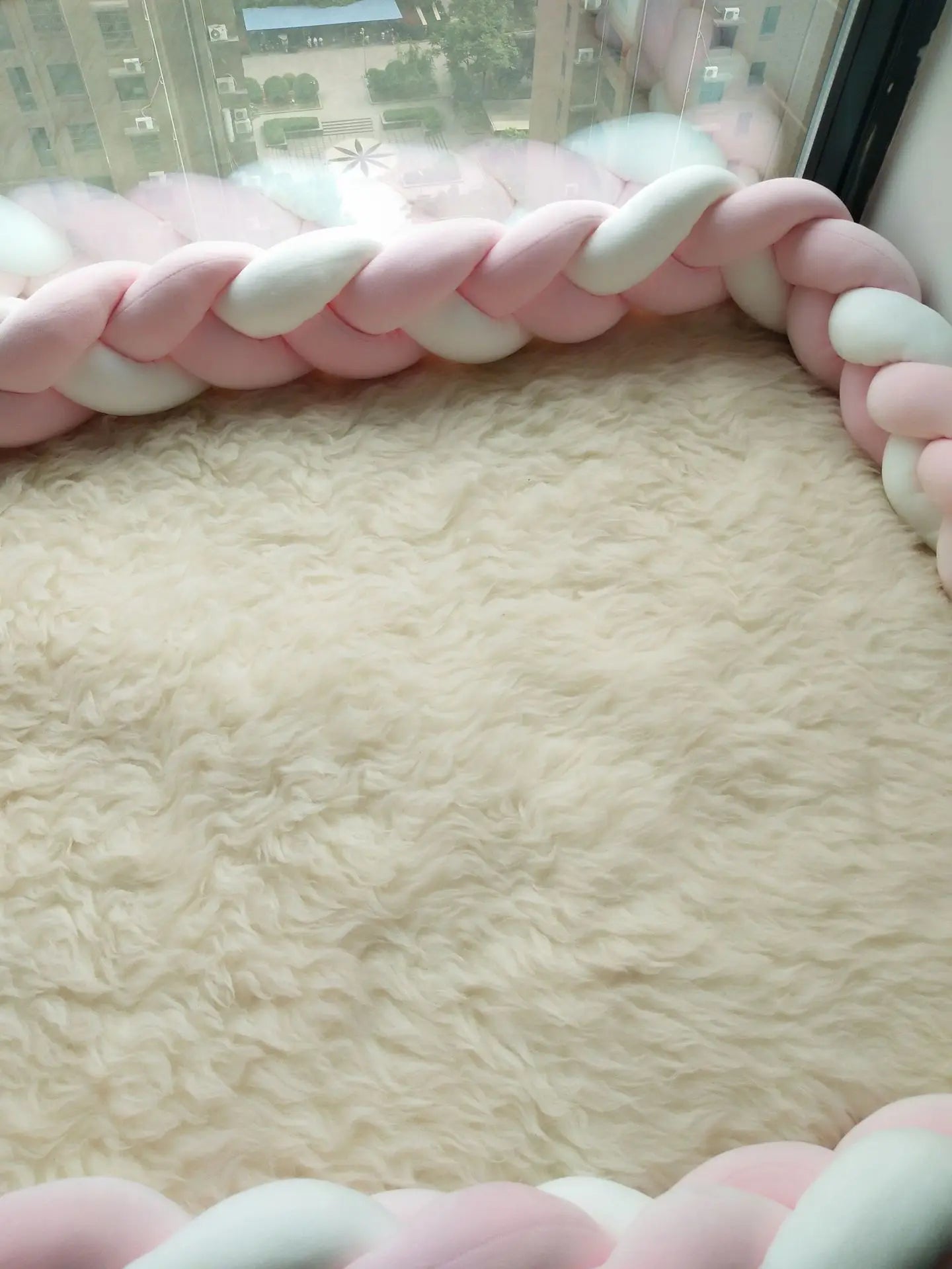 tresse de lit bébé blanc rose
