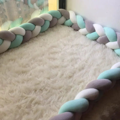 tresse de lit bébé turquoise blanc gris
