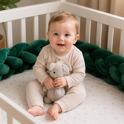 tresse de lit bébé
vert avec toutou peluche 