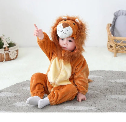 un confortable deguisement bebe Halloween de lion bébé garcon asiatique qui pointe