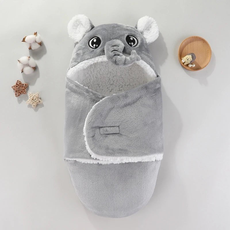 une couverture d'emmaillotage grise éléphant